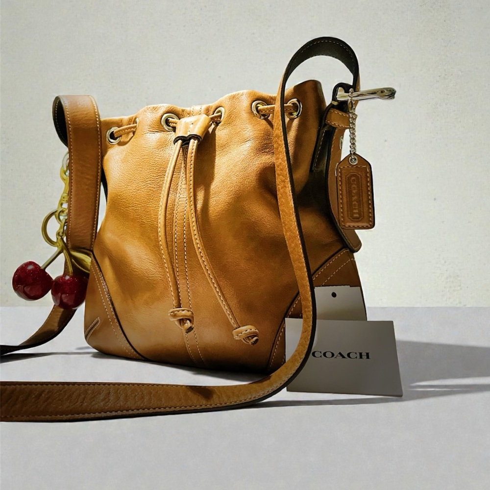 Vintage Coach soho shoulder Bag Tan Leather Drawstring Bag - Picture 3 of 16